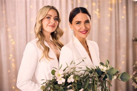 Neighbours stars confirm 'fairytale' ending for couple in Christmas .